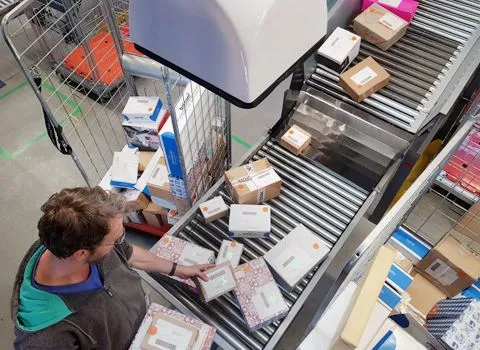 Kolica s kavezom za pakete